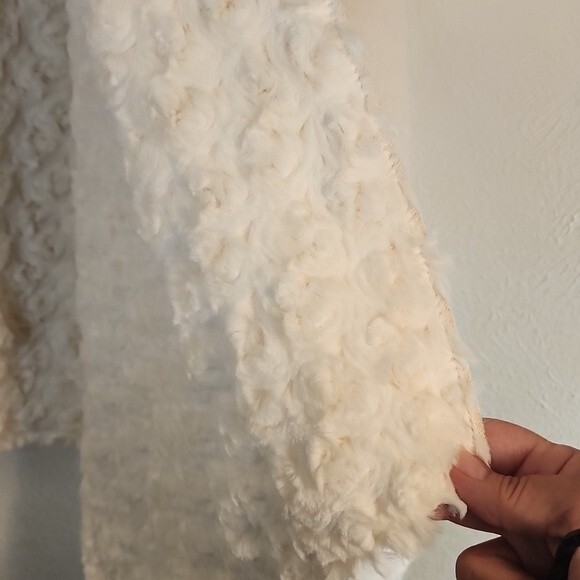 Adrienne Landau Faux Fur Water Fall Open Front Coat Size 1X NWT - Picture 2 of 16